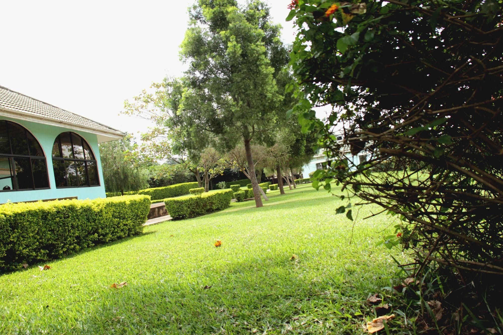 Kiwatule Cottages Kampala Dış mekan fotoğraf